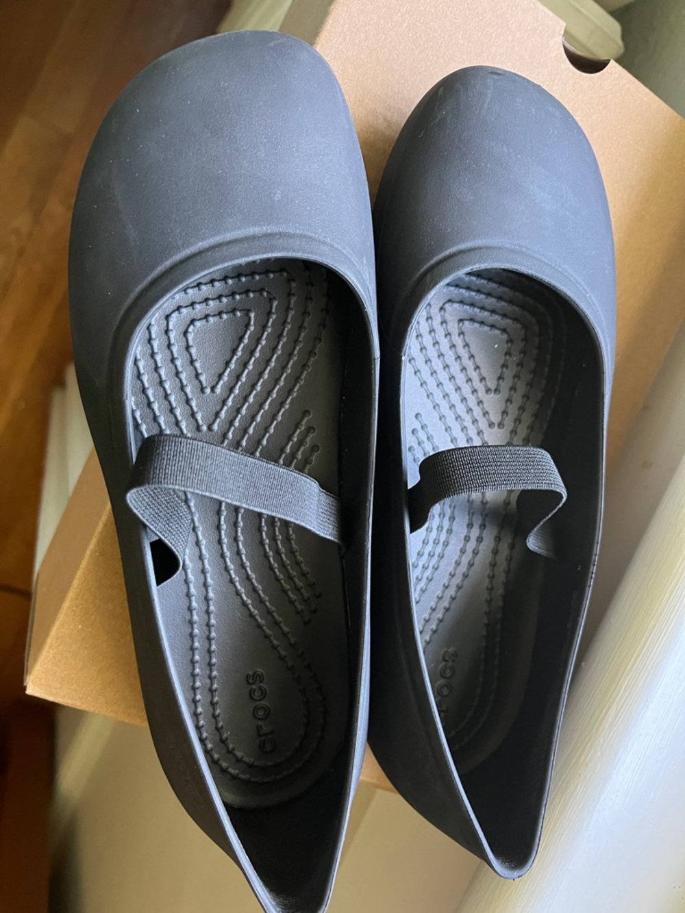 EUC CROCS Black Ballet Flats with Elastic Strap
